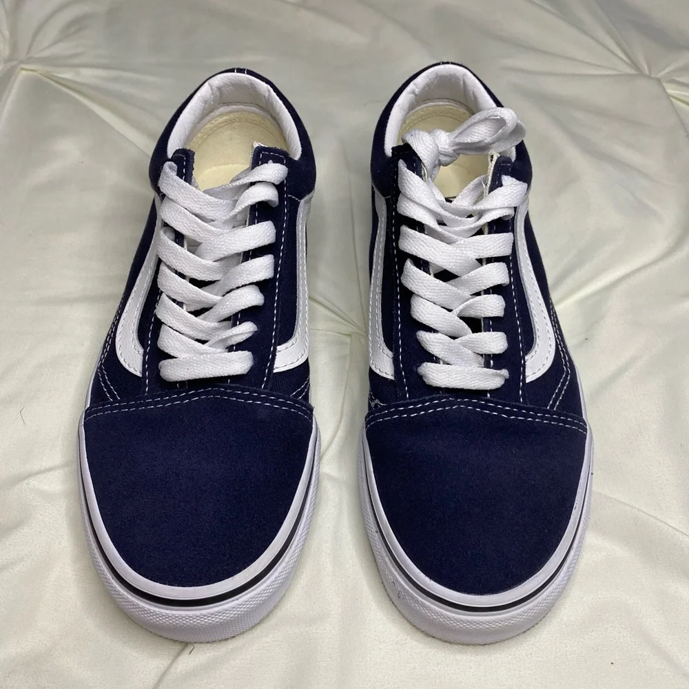 Vans - Picture 2 of 3